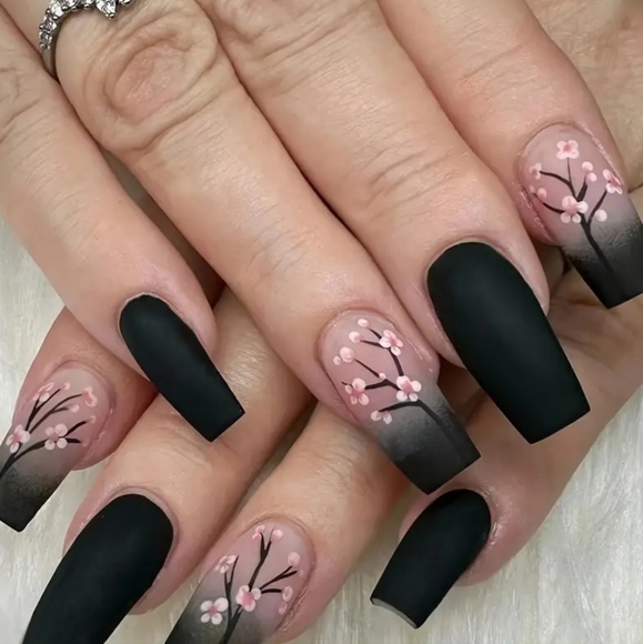 24 Pieces Fake Press On Nails - Picture 1 of 5
